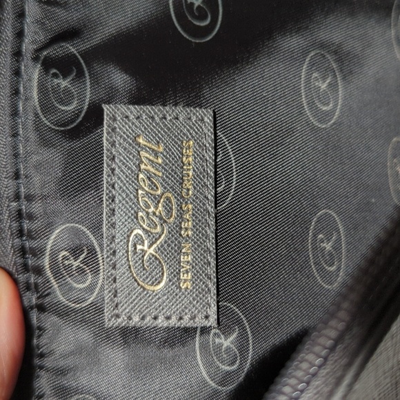 Regent Seven Seas Cruises Faux Leather Gray Tablet Case - Picture 5 of 7